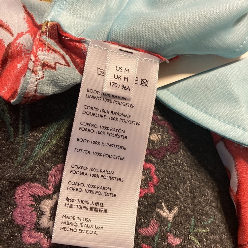 NWT Urban Renewal Floral Crop Top Sz Medium - Picture 9 of 10